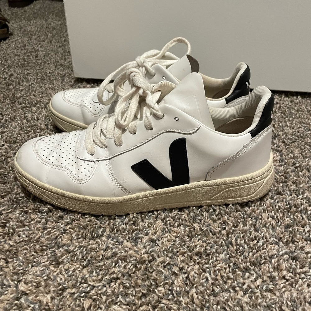 Women Veja Sneakers